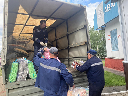 Из Курска в Белгородскую область отправили гуманитарную помощь